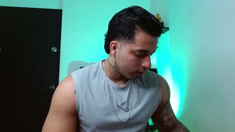 Snapshot of darius_phoenix chatting on 2, 12, 2025 Darius Phoenix online show from 2, 12, 2025