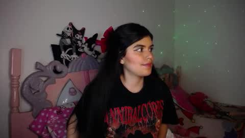 Snapshot of dark_angel_66 chatting on 16, 11, 2025 Moony online show from 16, 11, 2025