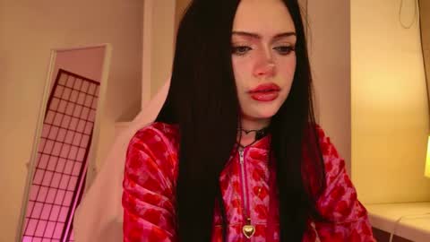 Snapshot of dark_diva chatting on 1, 6, 2026 Diva online show from 1, 6, 2026