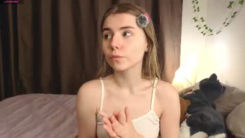 Snapshot of dark_ester chatting on 1, 7, 2026 Ester online show from 1, 7, 2026