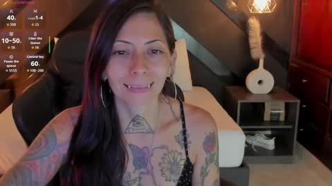 Snapshot of dark_gotica chatting on 5, 5, 2026 M I K A E L A online show from 5, 5, 2026