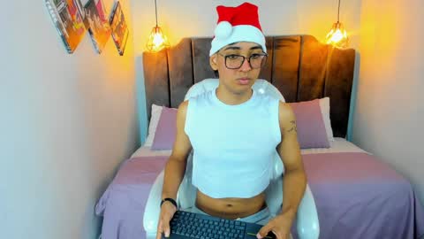 Snapshot of dark_hairy_ chatting on 30, 12, 2024 Andrew online show from 30, 12, 2024