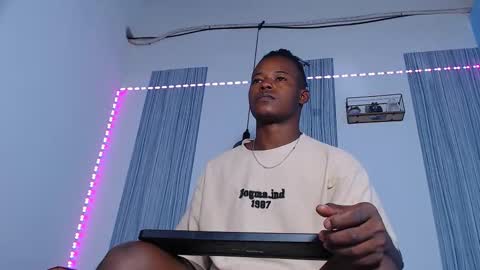 Snapshot of dark_stallionx chatting on 17, 11, 2025 Chris online show from 17, 11, 2025