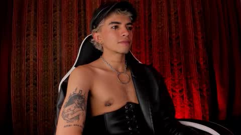 Snapshot of darkodark0 chatting on 7, 11, 2025 Darko online show from 7, 11, 2025