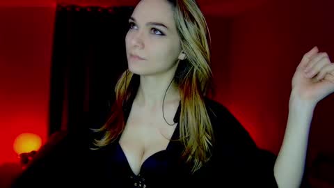 Snapshot of darkskullmistress chatting on 5, 1, 2025 roseredgoddess online show from 5, 1, 2025