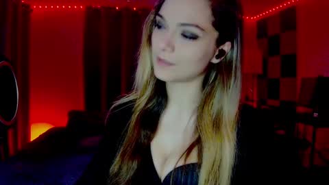 Snapshot of darkskullmistress chatting on 13, 9, 2025 roseredgoddess online show from 13, 9, 2025