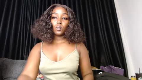 Snapshot of darktanqueen chatting on 18, 6, 2026 darktanqueen online show from 18, 6, 2026