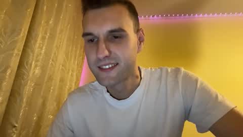 Snapshot of darktempt_ chatting on 13, 11, 2025 Nick online show from 13, 11, 2025