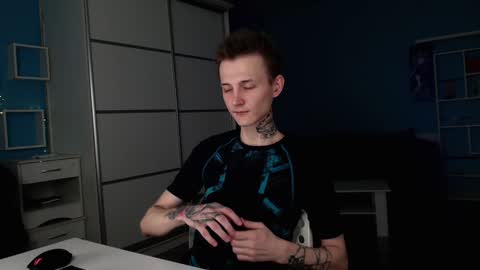 your lovely Oli online show from 8, 1, 2025