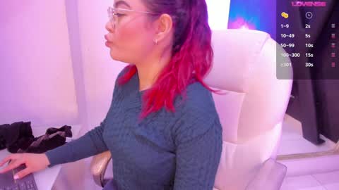 Snapshot of darlingbdsm_ chatting on 26, 12, 2024 Darling online show from 26, 12, 2024