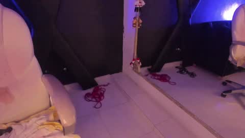 Snapshot of darlingbdsm_ chatting on 3, 1, 2025 Darling online show from 3, 1, 2025