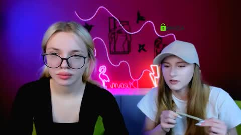 Snapshot of darly_honey chatting on 13, 4, 2026 darly honey online show from 13, 4, 2026