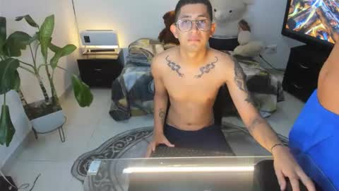 Snapshot of darwinandbrayan chatting on 2, 3, 2026 darwinandbrayan online show from 2, 3, 2026