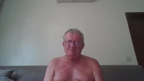 Snapshot of darwincock chatting on 8, 4, 2026 darwincock online show from 8, 4, 2026