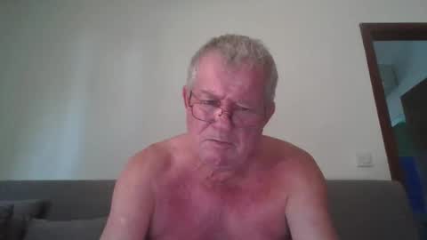 Snapshot of darwincock chatting on 12, 4, 2026 darwincock online show from 12, 4, 2026
