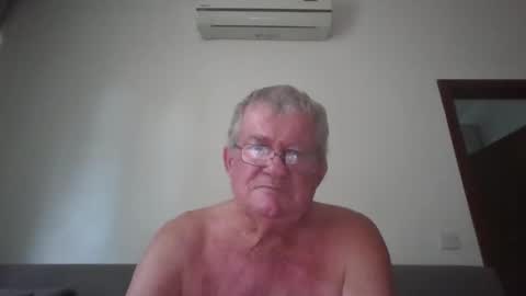 Snapshot of darwincock chatting on 22, 4, 2026 darwincock online show from 22, 4, 2026