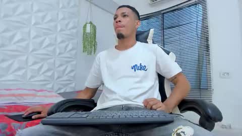 Snapshot of dave_skinnycum420 chatting on 15, 9, 2025 dave online show from 15, 9, 2025