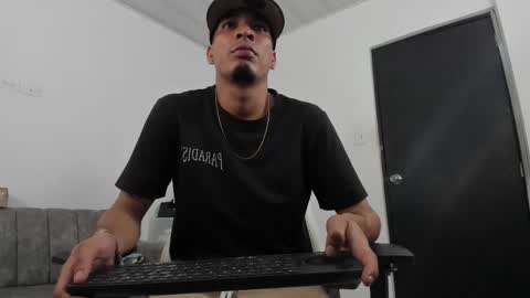 Snapshot of dave_skinnycum420 chatting on 7, 10, 2025 dave online show from 7, 10, 2025