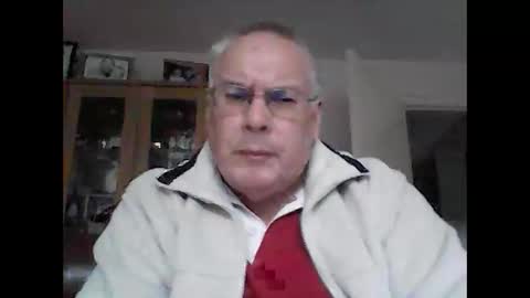 Snapshot of daveandp chatting on 1, 2, 2025 Dave online show from 1, 2, 2025