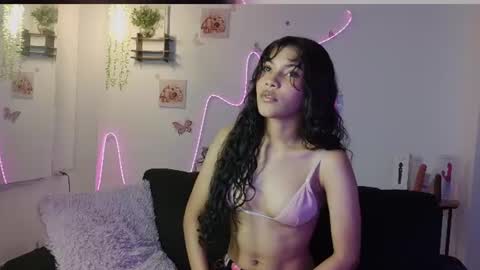 Snapshot of daviana_hill_ chatting on 18, 6, 2026 Davi online show from 18, 6, 2026