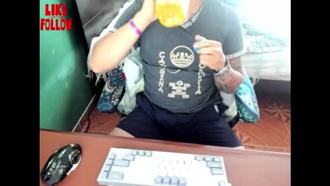 Snapshot of david_2789 chatting on 16, 11, 2025 David online show from 16, 11, 2025