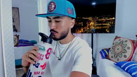 Hey im David that loves to explore and speak their fantasies. Very open talktative and nice. Feel free to chat with me online show from 8, 3, 2026