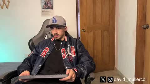Snapshot of david_muller_ chatting on 14, 2, 2025 David online show from 14, 2, 2025