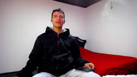 Snapshot of davidkaloc chatting on 5, 1, 2025 David online show from 5, 1, 2025