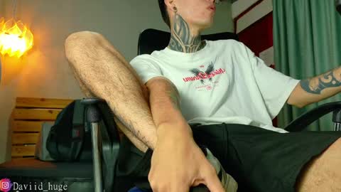 Snapshot of daviid_huge chatting on 18, 5, 2026 daviid_huge online show from 18, 5, 2026