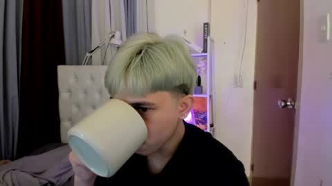 Snapshot of davincihugecock chatting on 18, 4, 2026 daniel online show from 18, 4, 2026