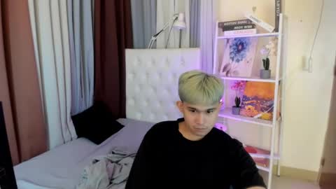 Snapshot of davincihugecock chatting on 19, 4, 2026 daniel online show from 19, 4, 2026