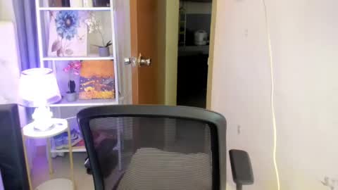 Snapshot of davincihugecock chatting on 26, 4, 2026 daniel online show from 26, 4, 2026