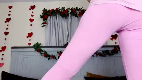 Dawn Willow online show from 10, 4, 2026