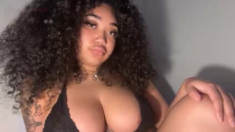 Snapshot of dayqueen1 chatting on 5, 3, 2026 dayqueen1 online show from 5, 3, 2026