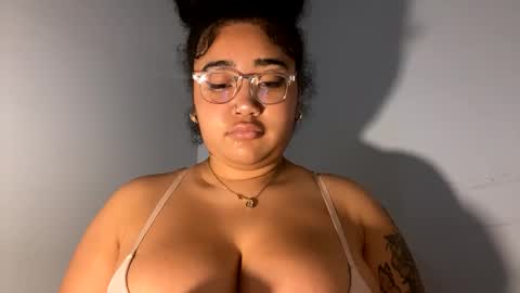 Snapshot of dayqueen1 chatting on 16, 5, 2026 dayqueen1 online show from 16, 5, 2026