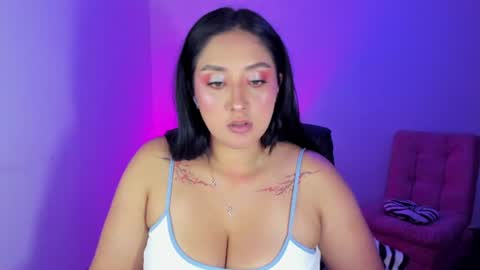 Snapshot of daysi_glow chatting on 23, 7, 2026 online show from 23, 7, 2026