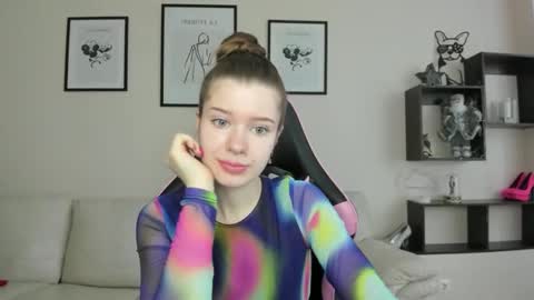 dazdrasmigdasue online show from 28, 1, 2025