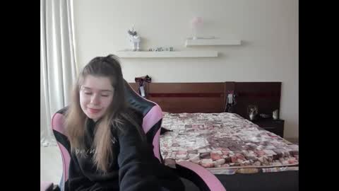 dazdrasmigdasue online show from 7, 2, 2025