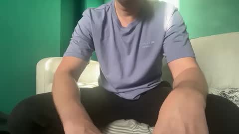 Snapshot of dazzisme83 chatting on 8, 11, 2025 Darrenlondon online show from 8, 11, 2025