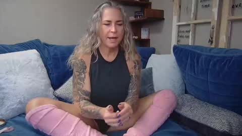 dd_delish online show from 13, 1, 2026