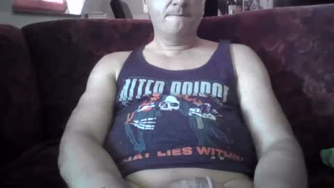 Play with me while I watch you german handsome squirtlover love small girls small tits big clit cut c2c shaved online show from 18, 6, 2026