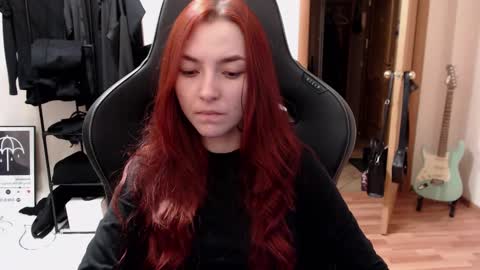 Snapshot of dead_girll chatting on 17, 12, 2024 freak online show from 17, 12, 2024