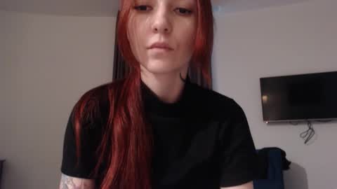 Snapshot of dead_girll chatting on 7, 11, 2025 freak online show from 7, 11, 2025