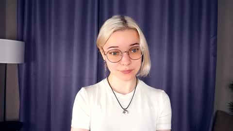 Charlie 18yo online show from 28, 11, 2025