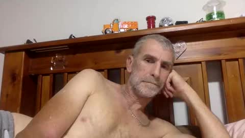deanofflove2210 online show from 7, 1, 2025