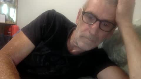 deanofflove221000 online show from 5, 12, 2025