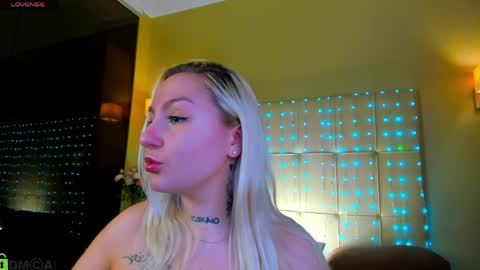 Debbie Mon Tue Fri Sun Sat GMT 3 1000am - 0400pm  online show from 15, 4, 2026