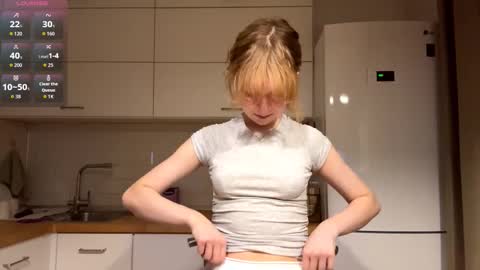 Hello My name is Sarah im new model here and little but shy. online show from 24, 2, 2026