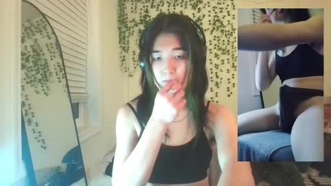 Snapshot of deciduousdoll chatting on 21, 9, 2025 deciduousdoll online show from 21, 9, 2025