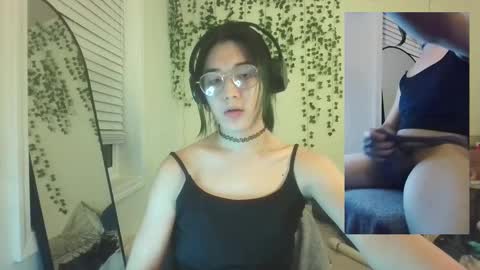 Snapshot of deciduousdoll chatting on 28, 9, 2025 deciduousdoll online show from 28, 9, 2025